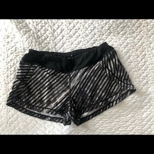Athleta Pulse shorts 4”